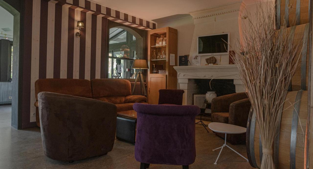 Logis Hotel Restaurant L'Essille Bassac Екстер'єр фото